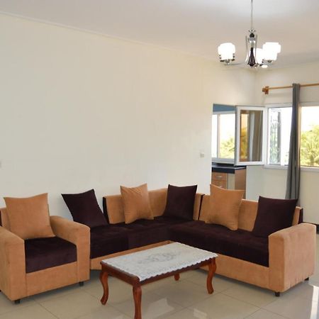 Residence Rosalie Яунде Екстер'єр фото