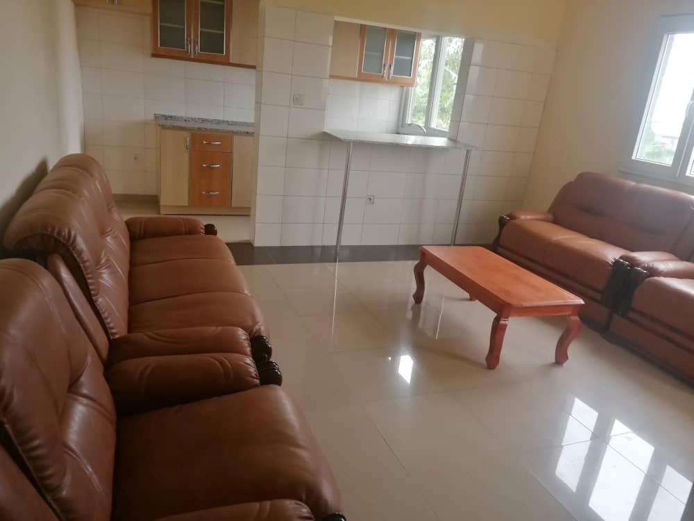 Residence Rosalie Яунде Екстер'єр фото