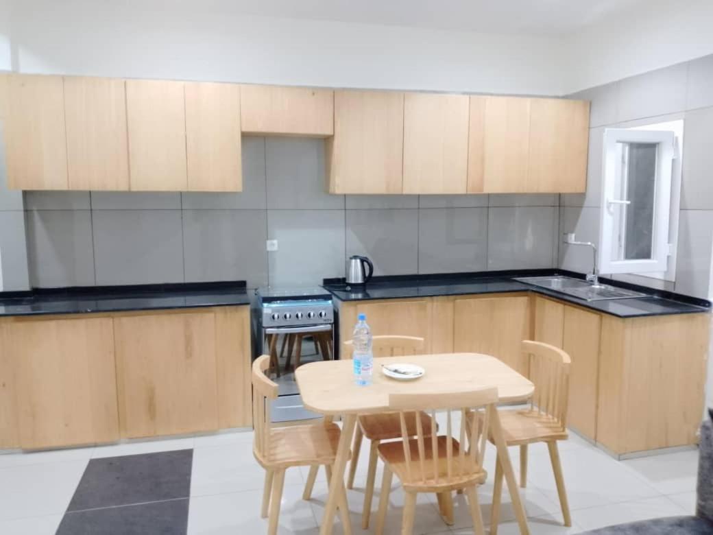 Residence Rosalie Яунде Екстер'єр фото