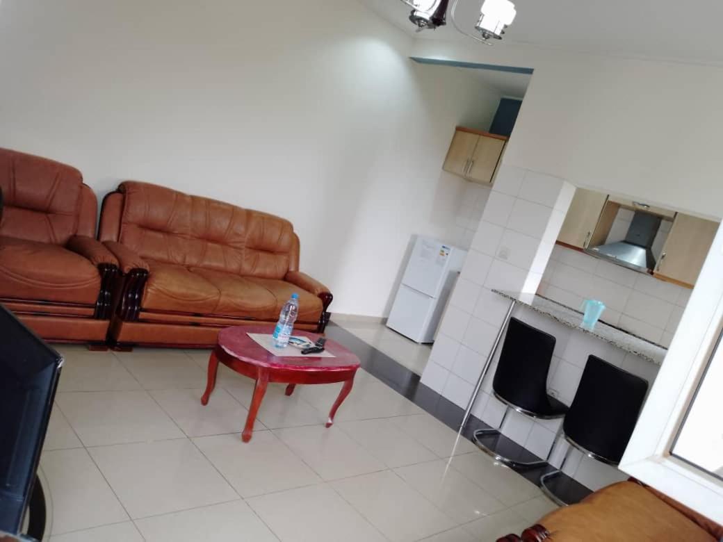 Residence Rosalie Яунде Екстер'єр фото