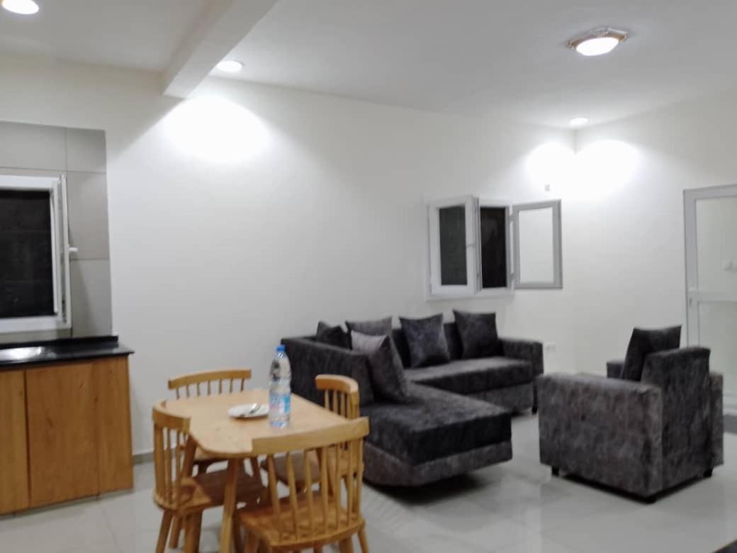 Residence Rosalie Яунде Екстер'єр фото